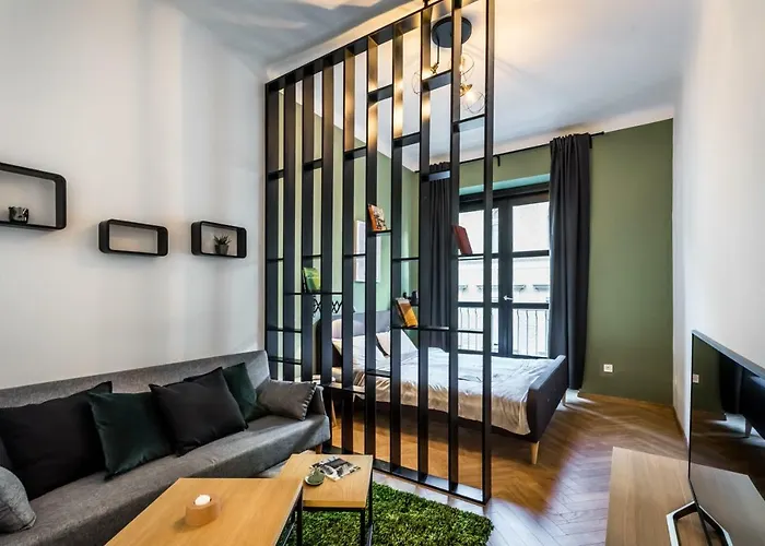 Bpr Emerald City Apartment